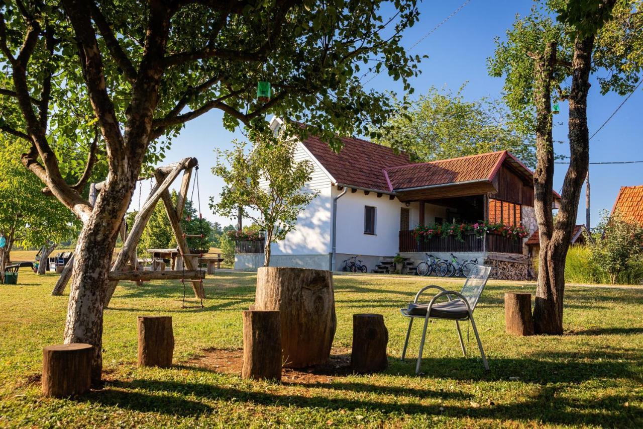 Farmstay Kotic สลูน ภายนอก รูปภาพ
