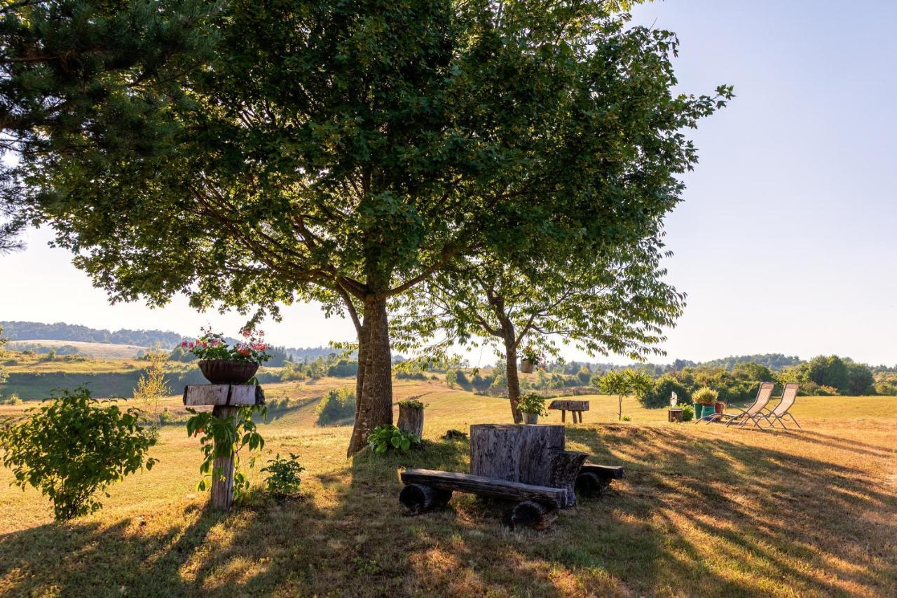 Farmstay Kotic สลูน ภายนอก รูปภาพ
