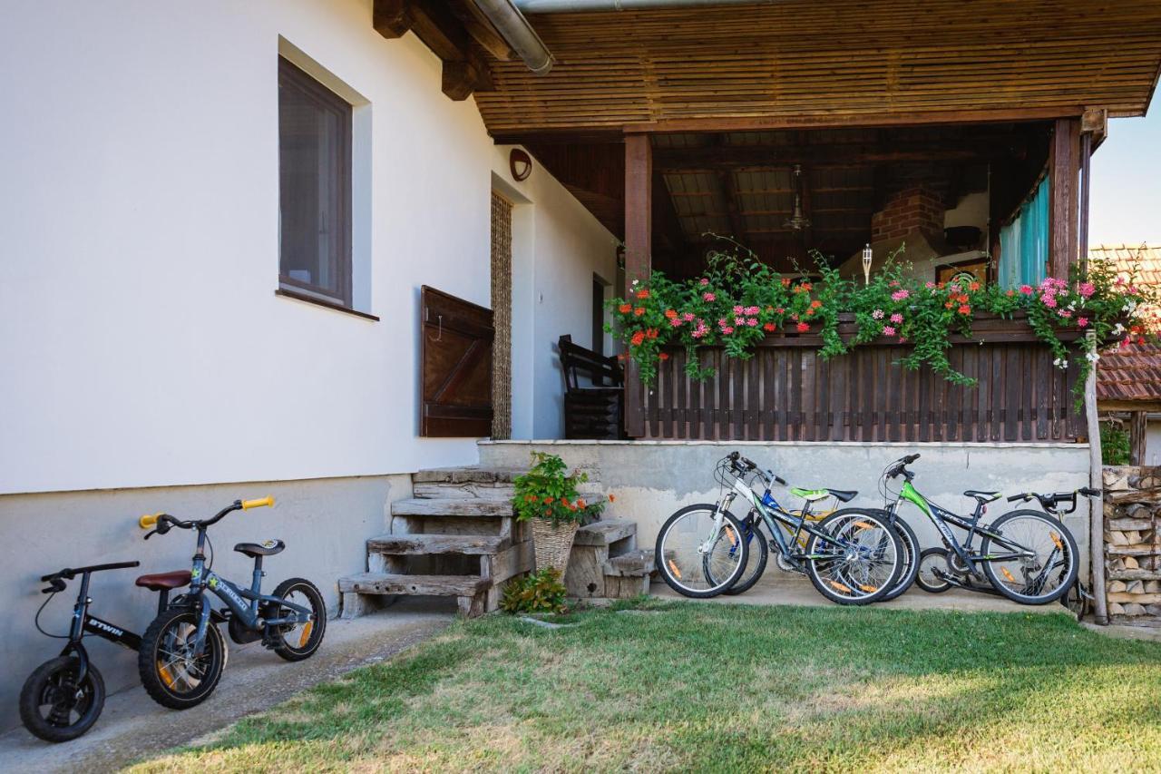 Farmstay Kotic สลูน ภายนอก รูปภาพ