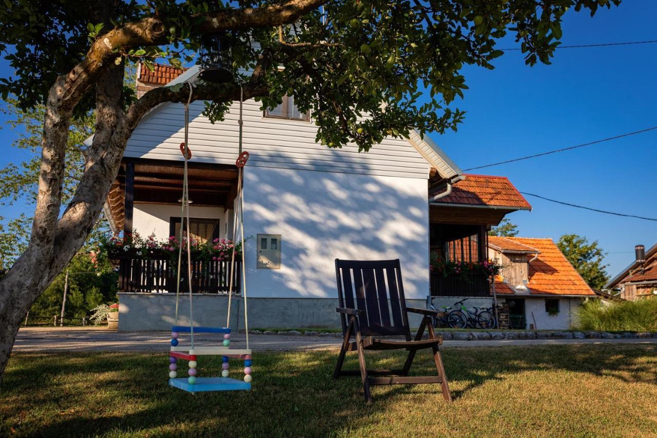 Farmstay Kotic สลูน ภายนอก รูปภาพ